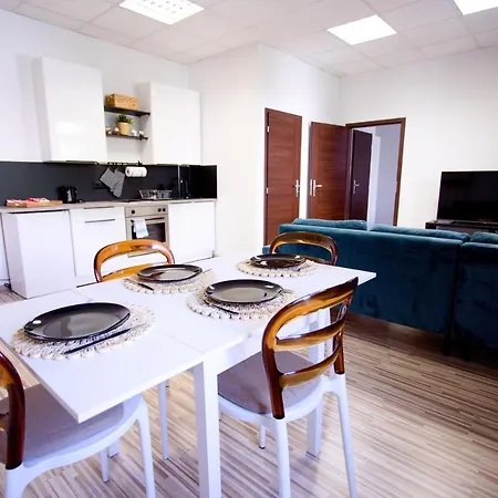 Apartment Radka Priamo V Centre *